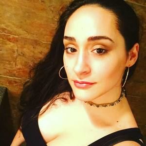 Meet your Posher, Evenia